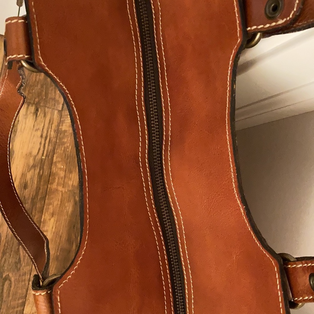 Beautiful Italian Leather Patricia Nash Purse - image 4